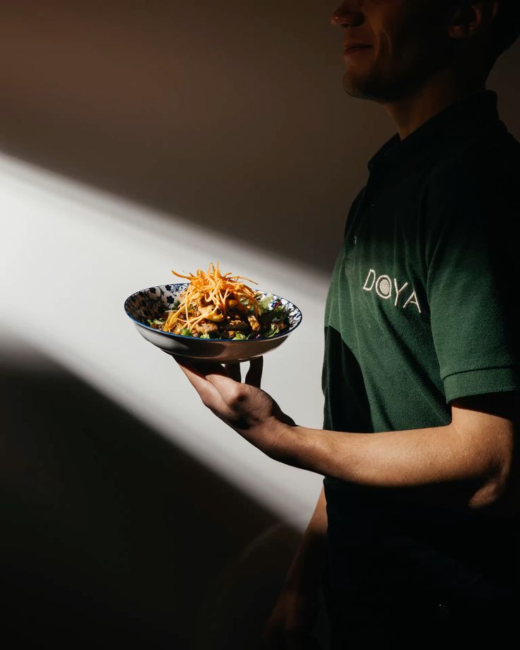 Experiencia gastronómica con platos y vino 2